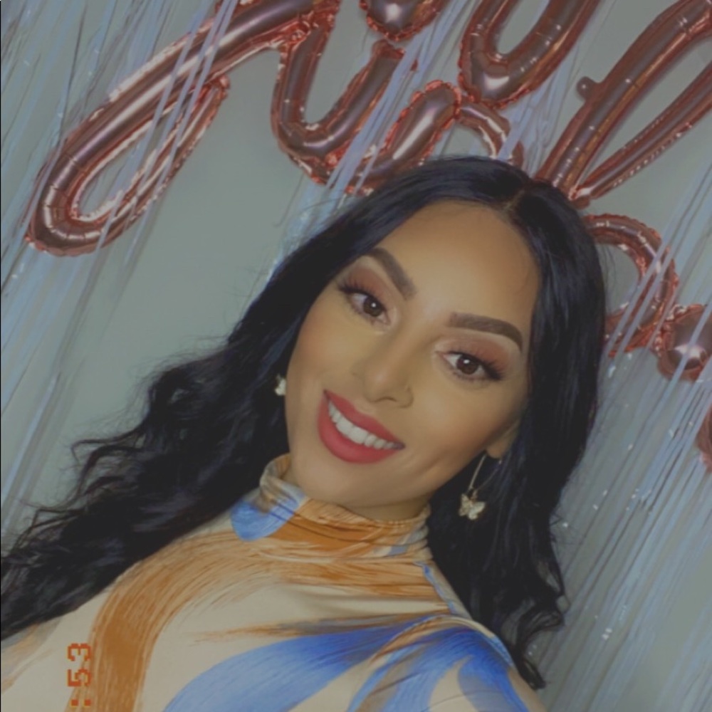 Meet your Posher, Briana